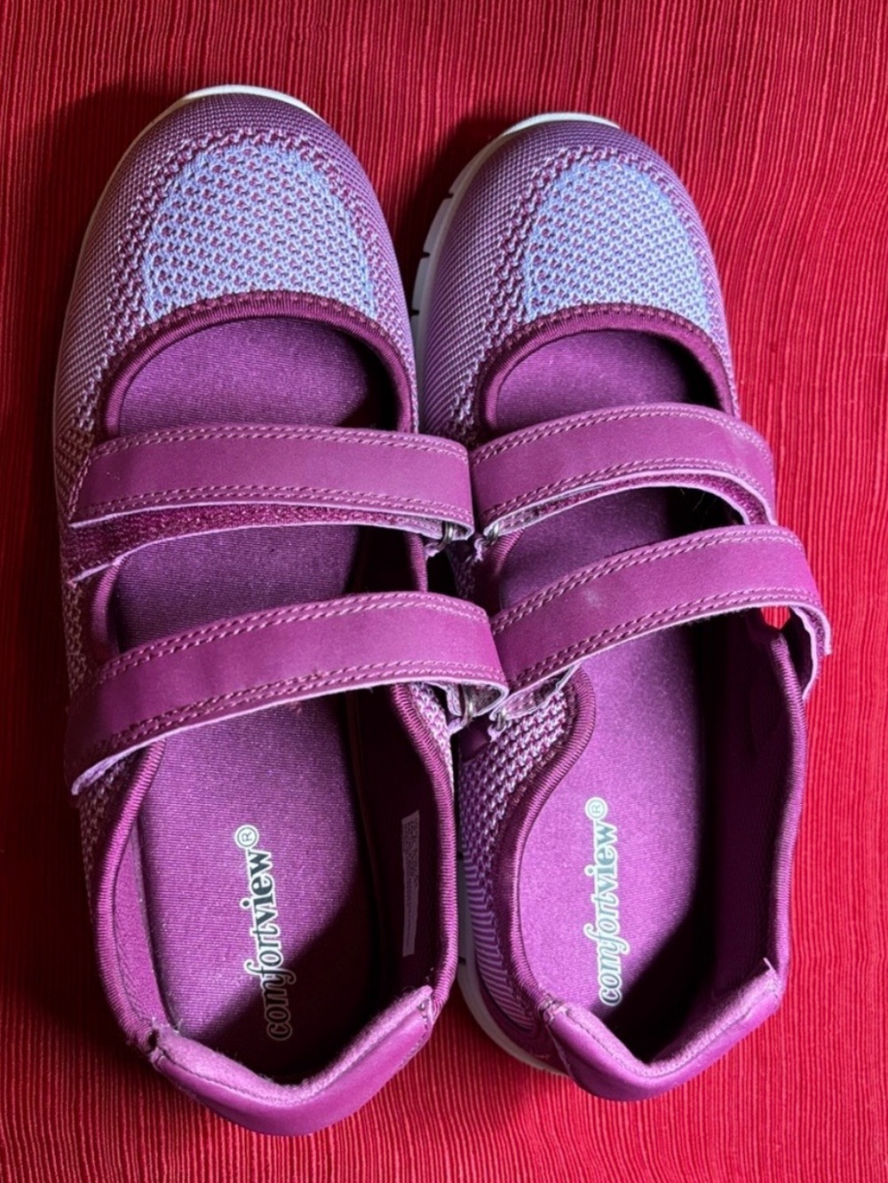 Comfortview sneakers, women’s size 10M, burgundy in color, very good condition.
